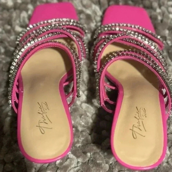 Thalia Sodi Star studded ⭐️ Women’s size 8US - Picture 7 of 8